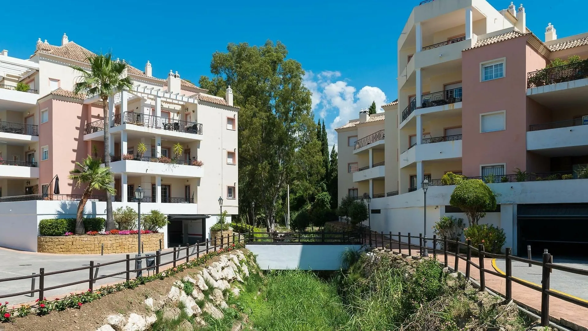 Golf Heaven Swimming Pool Views Apartment Marbella